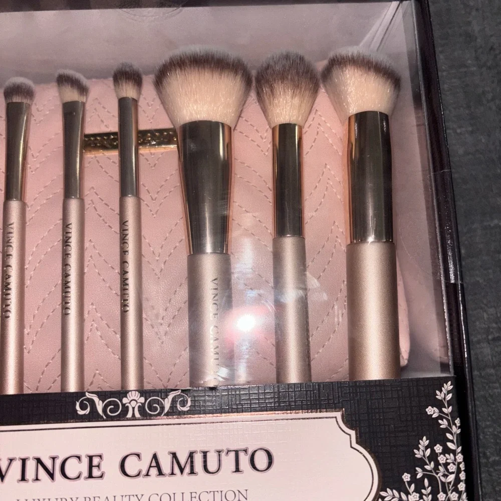 🌟Vince Camuto Luxury Beauty Collection Brush Set
